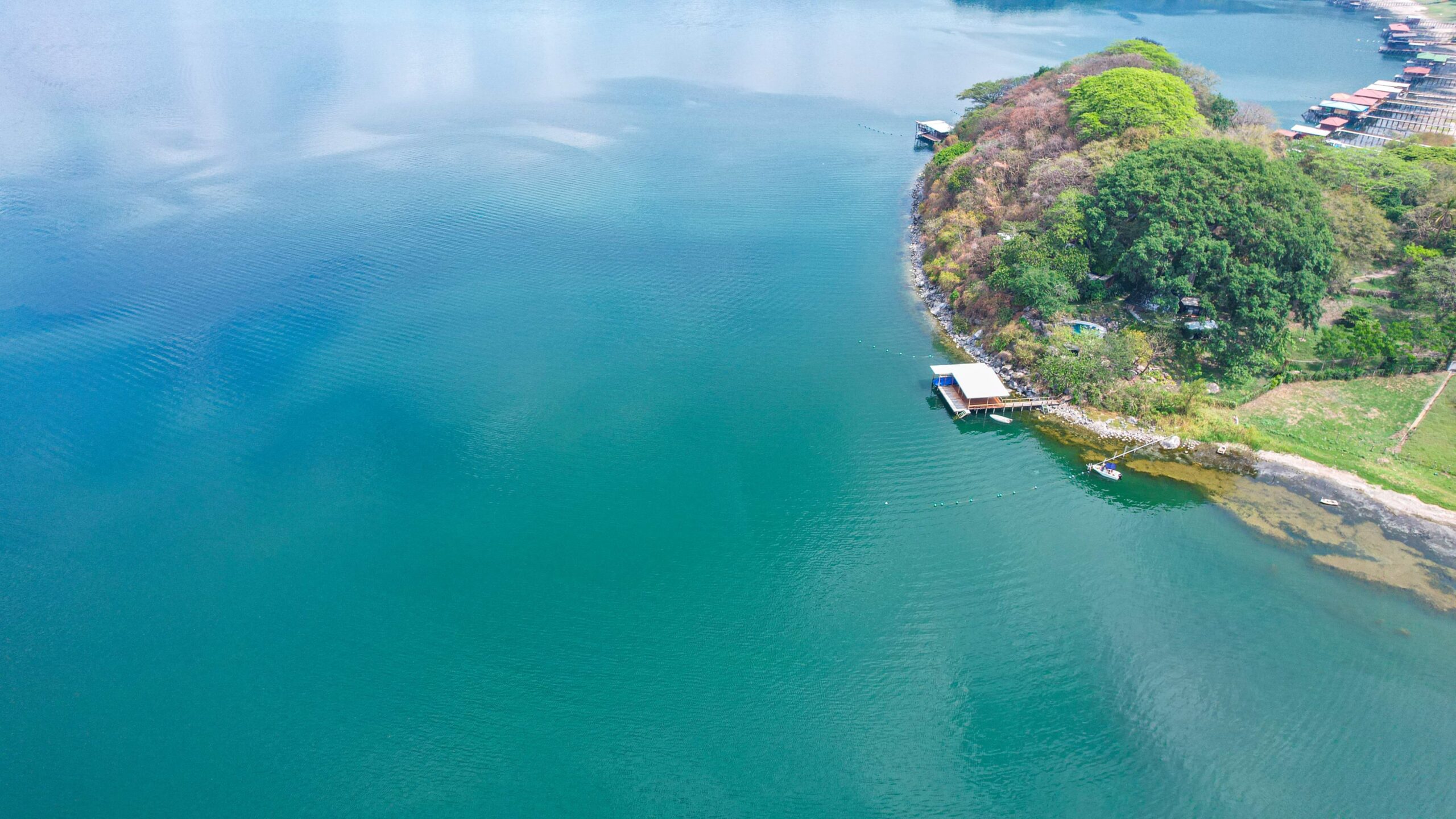 Presidente de ASA: Hay avances en la descontaminación del Lago de Coatepeque