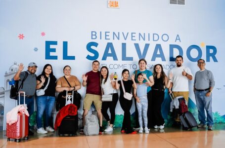 Turismo proyecta que El Salvador recibirá hasta 4.8 millones de visitantes internacionales el próximo quinquenio