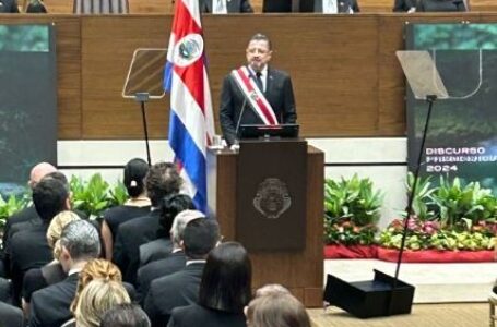 Rodrigo Chaves promueve referéndum en Costa Rica para desbloquear varias leyes