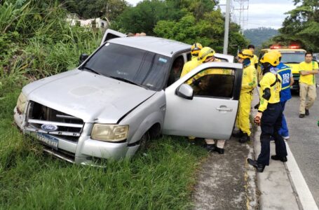Accidente en la autopista Comalapa deja cinco heridos