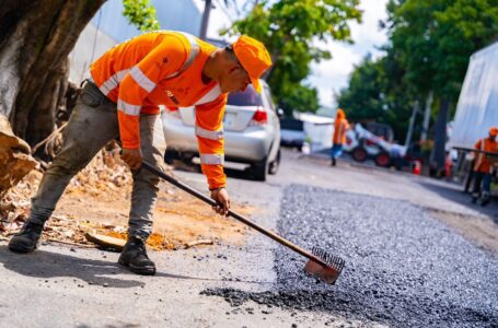Diariamente se están colocando 800 toneladas de asfalto en trabajos de bacheo