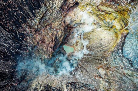 Se forma una laguna en el cráter del volcán de San Miguel