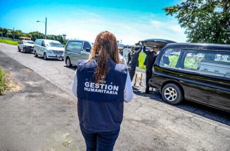 Los cuerpos de familia salvadoreña que fue asesinada en Estados Unidos llegaron hoy al país