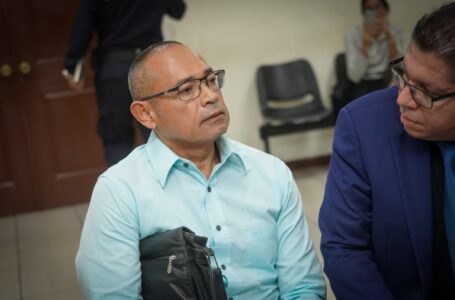 Inicia juicio contra exfuncionarios del FMLN por desviar fondos de las tiendas penitenciarias