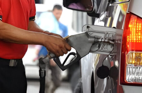 Anuncian reducción de precios en los combustibles