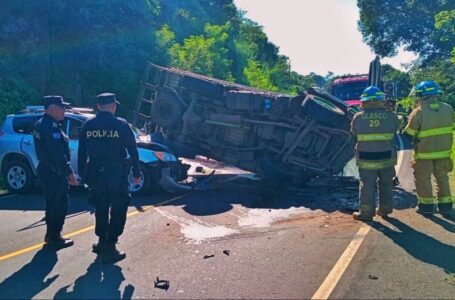 Accidente de tránsito en carretera Sonsonate-Salcoatitán deja varios heridos