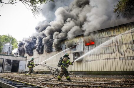 Sistema Nacional de Protección Civil atendió incendio en granja de Guazapa