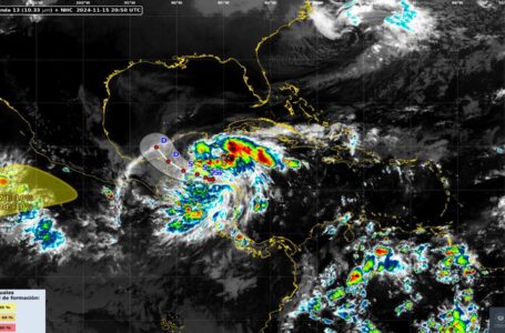 Tormenta tropical Sara se mueve lentamente frente a la costa de Honduras