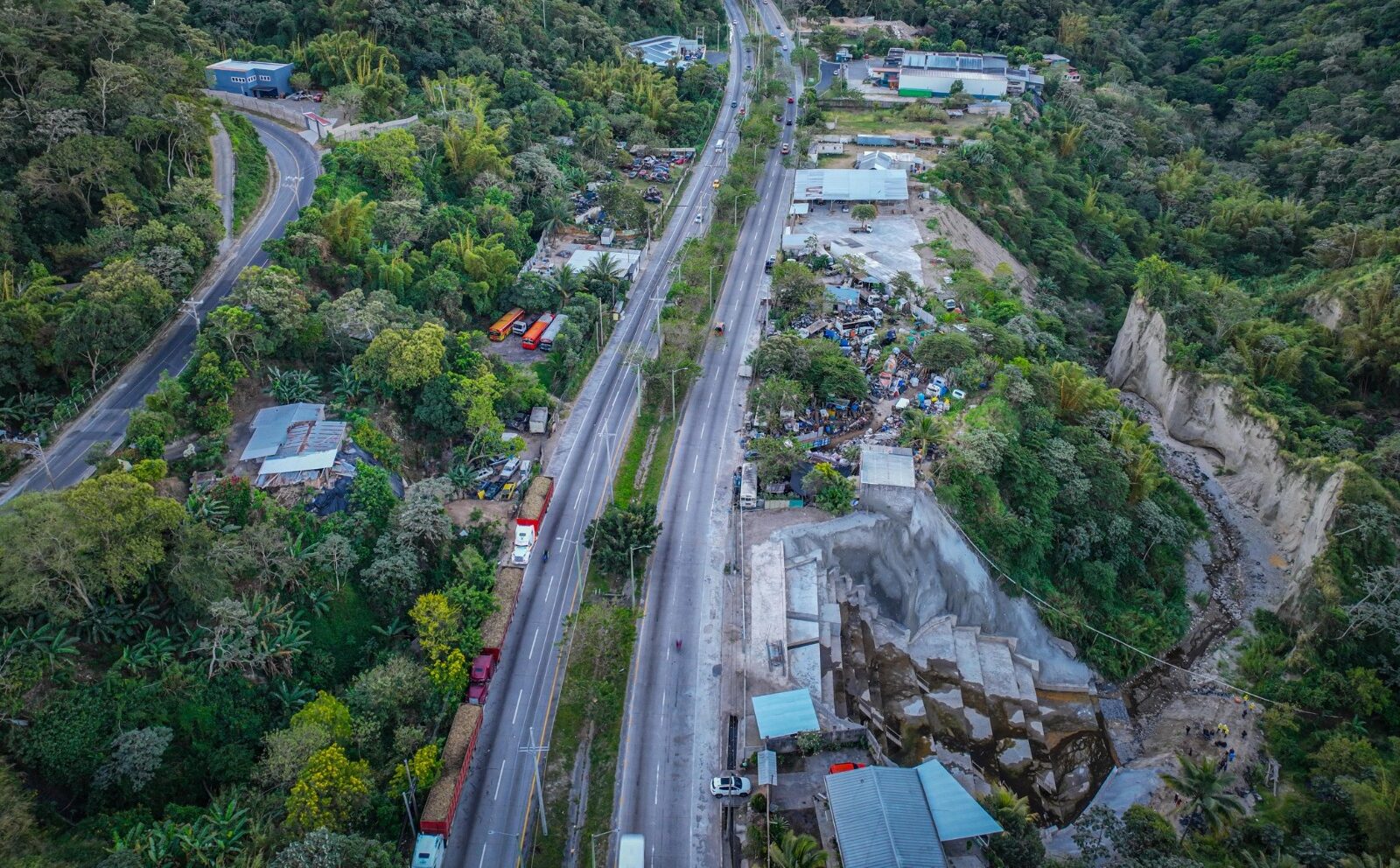 Finalizan las obras de mitigación del kilómetro 18.5 de la autopista a Comalapa