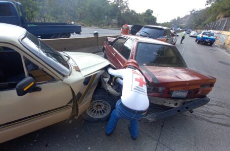 Retirar los vehículos de las vías por accidentes sin víctimas es obligatorio