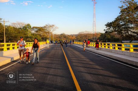 Entregan nuevo puente construido sobre el río Titihuapa