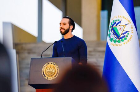 Presidente Bukele propondrá impuesto a las donaciones de las oenegés para apoyar a habitantes de comunidad